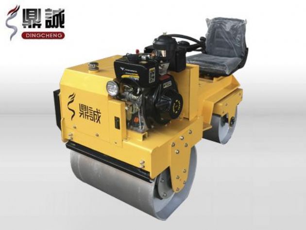 點(diǎn)擊查看詳細(xì)信息<br>標(biāo)題：DC850C座駕式壓路機(jī) 閱讀次數(shù)：15853